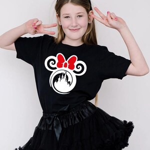 Camisetas retro de Minnie Mouse, camiseta de Disney Magic Kingdom, camiseta de viaje de Minnie Mouse, camiseta de vacaciones familiares, camiseta vintage de Disney 2025, viaje a Disney