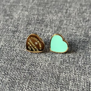 VTG Tiffany & Co Designer Vintage Golden Green Heart Earrings Stamp Logo Gold Studs Rhinestone