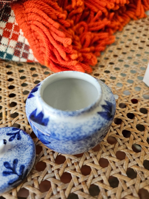 Blue and White Porcelain Ring Box - image 2