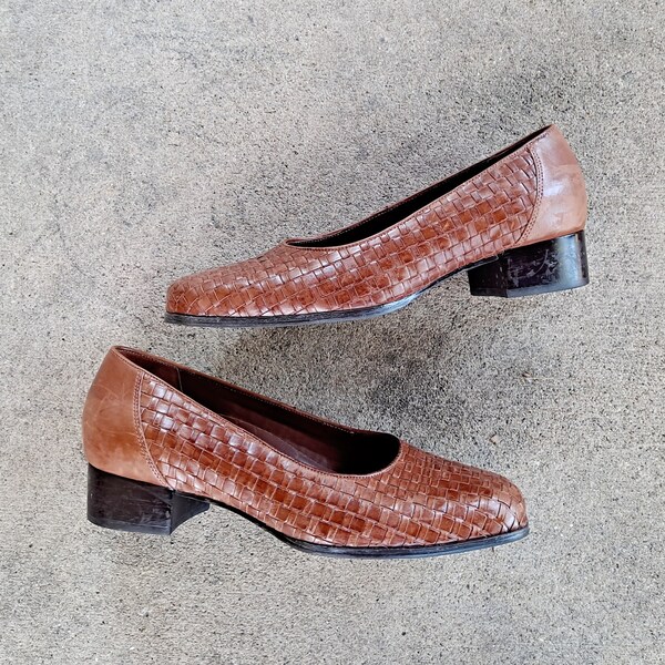 Vintage 90s Brown Woven Leather Slip On Heels women 10 Minimalist bohemian classic heel  comfortable heel chunky heel