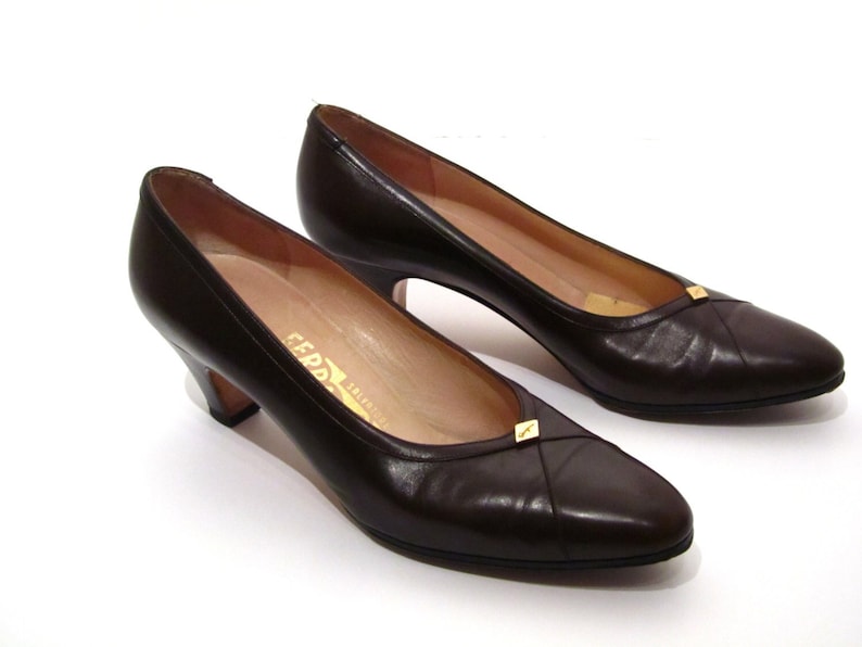 Vintage 80s Chocolate Brown Leather Ferragamo High Heel Oxford Pumps women 6.5 7 Narrow 7AA kitten heel made in Italy retro secretary preppy image 1