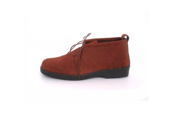 Moonwalker Womens Genuine Leather Chucka Ankle Boot Moonwalker Womens Genuine Leather Chucka Ankle Boot