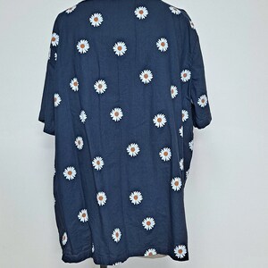 Vintage 80s Oversized Blue Cotton Daisy Print Summer Tunic Blouse women l xl boho gardener blouse floral print shirt image 4