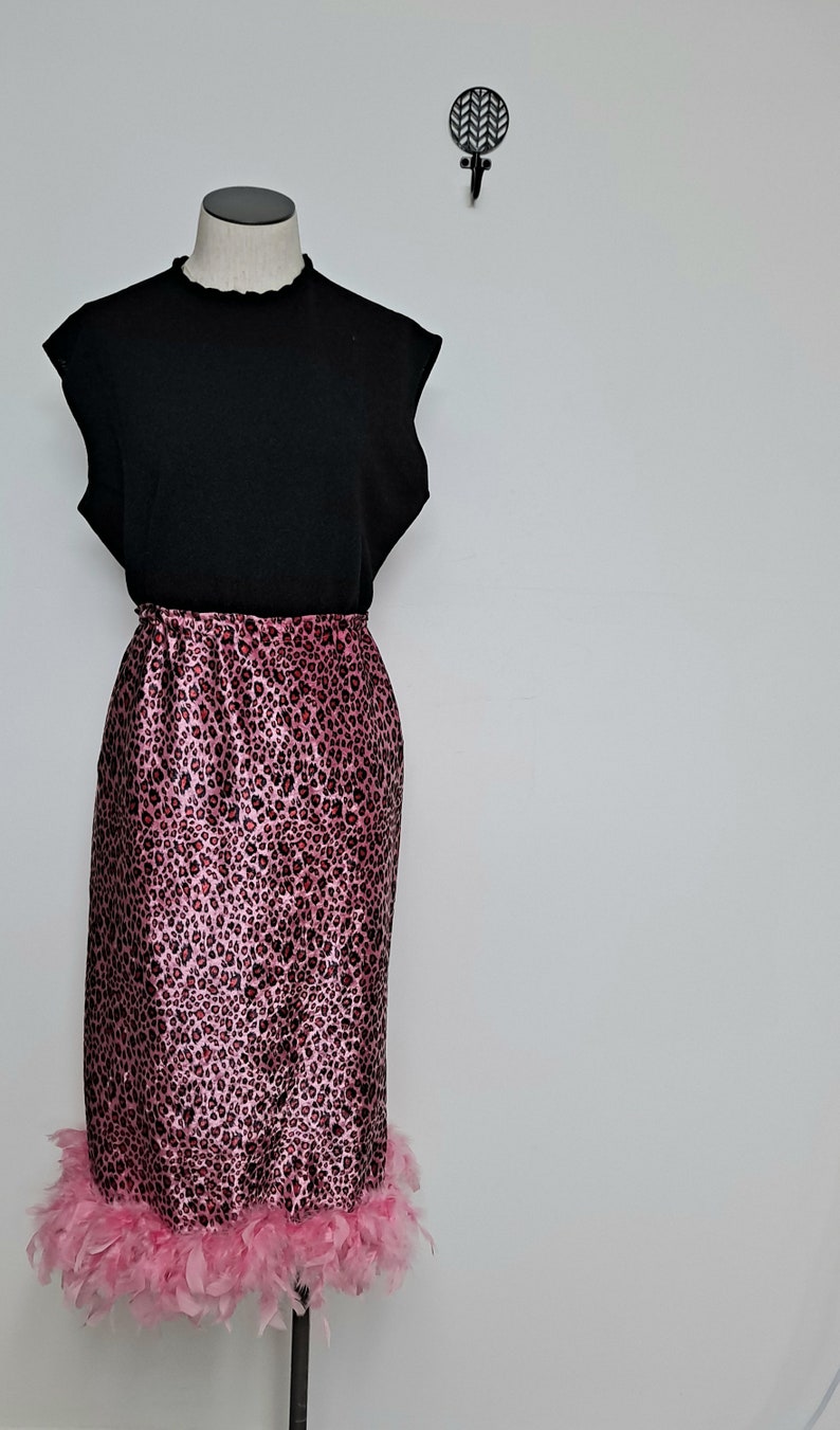 Vintage 90s Romy & Michelle Hot Pink Cheetah Print Pencil Skirt with Feather Trim women medium large disco skirt club kid raver image 5