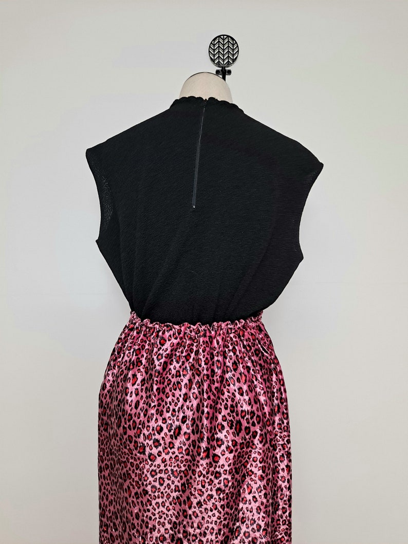 Vintage 90s Romy & Michelle Hot Pink Cheetah Print Pencil Skirt with Feather Trim women medium large disco skirt club kid raver image 2