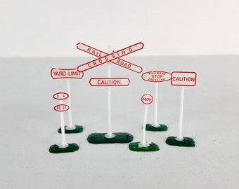 Vintage Tyco HO Scale Model Train Miniature Railroad Crossing Signs Lot of 6, Red and White, 1980s Toy Train Accessories / Road Signs