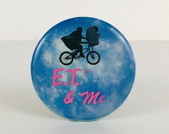 1982 E.T. the Extra Terrestrial Movie E.T. & Me Pinback Button, 1980s Steven Spielberg Film, Flying Bicycle Scene, Movie Promo Item