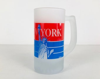 Vintage New York City Statue of Liberty Glass Frosted Mug from the 1980s, MPC Red and Blue Glass Beer Mug, Big Apple Souvenir Glass