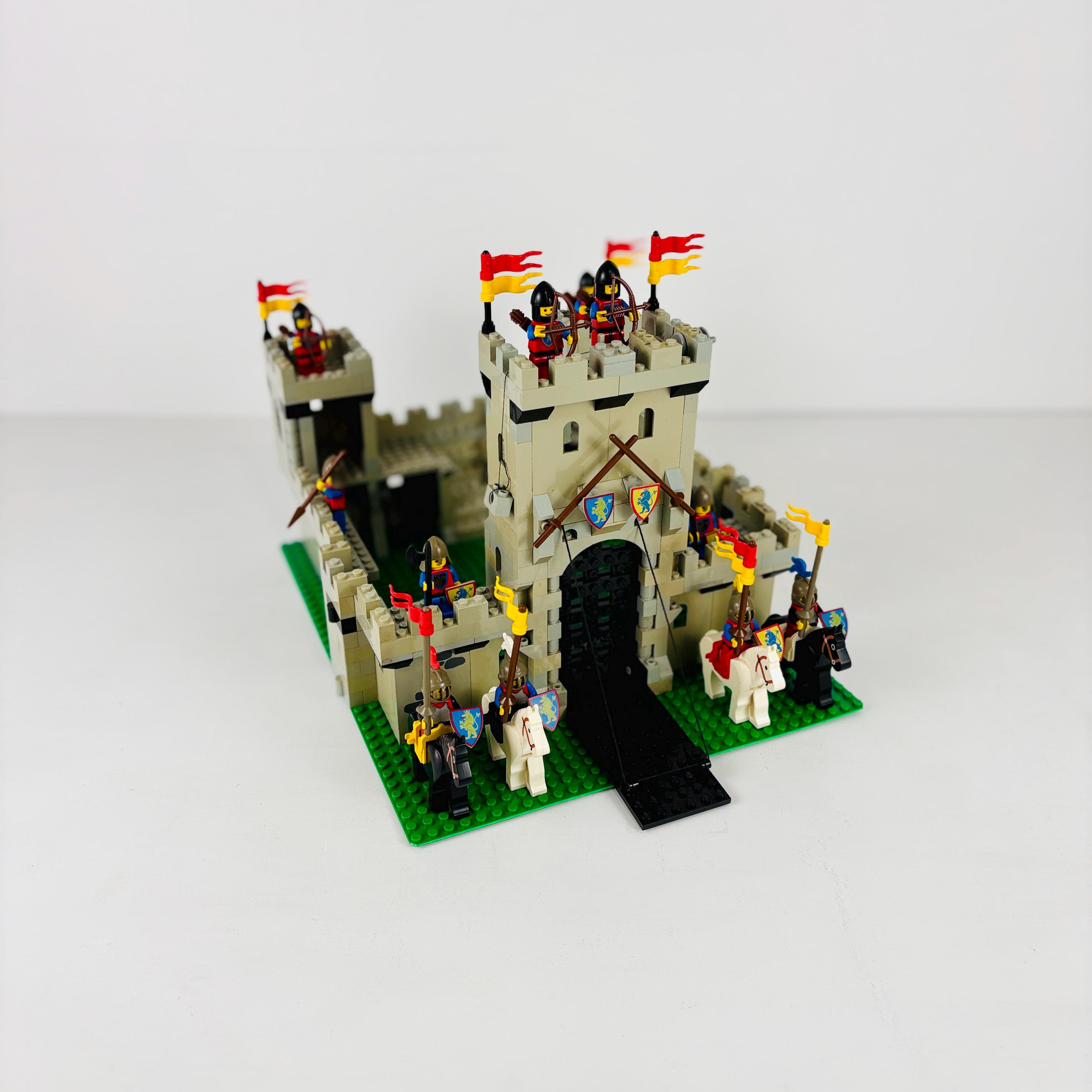 1984年製 レゴ キングの城セット 6080 ミニフィギュアと説明書付き 
