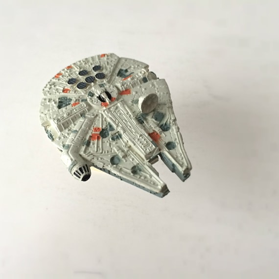 Cadeau 1990 Star Hommes Micro Machines Millenium Années PrésentoirDes MiniatureHan Avec Jouet Pour Les Solo Faucon Wars nw0PkO