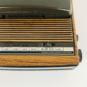 Vintage 1980s General Electric AM FM Clock Radio Alarm Clock with Landline Telephone, Retro Digital Clock with Faux Bois Design, GE 7-4710A image 3