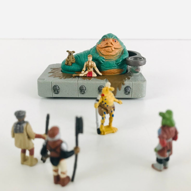 Miniature Star Wars Jabba The Hutt Playset with Slave Princess Leia, 1990s Galoob Micro Machines Series Toy with 5 Figurines image 3