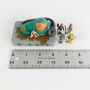 Miniature Star Wars Jabba The Hutt Playset with Slave Princess Leia, 1990s Galoob Micro Machines Series Toy with 5 Figurines image 2