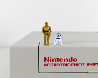 Miniature Star Wars C-3PO and R2-D2 Figurines Set, Super Tiny Star Wars Toy Display, 1990s Galoob Micro Machines Mini Figurines