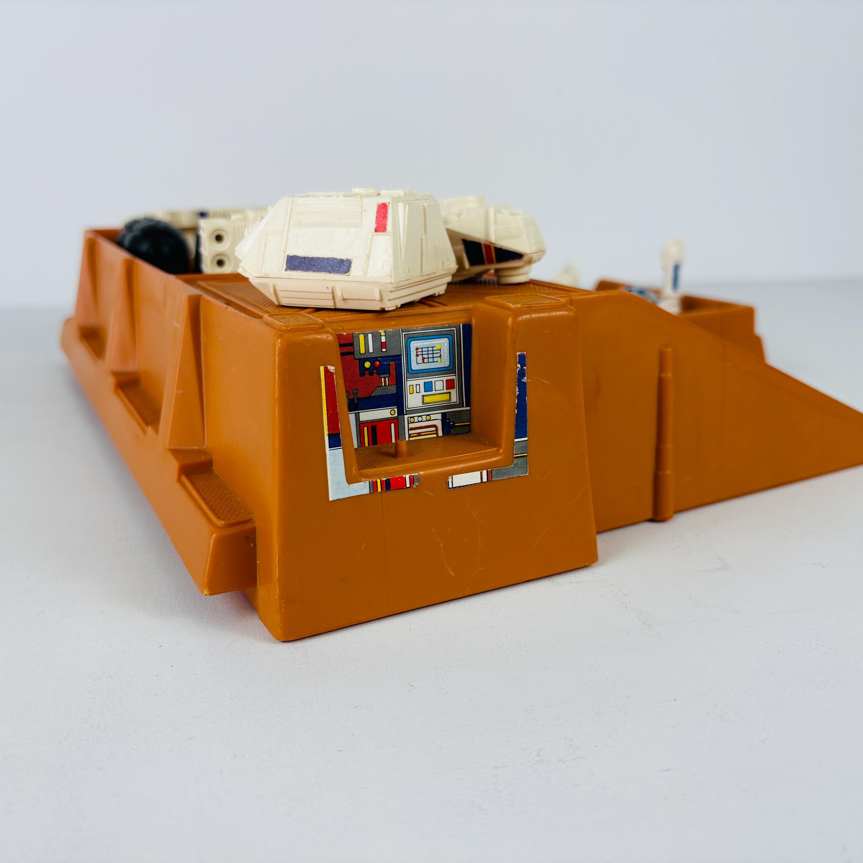 1978 Star Wars Droid Factory Playset, Build Your Own R2-D2 Droids