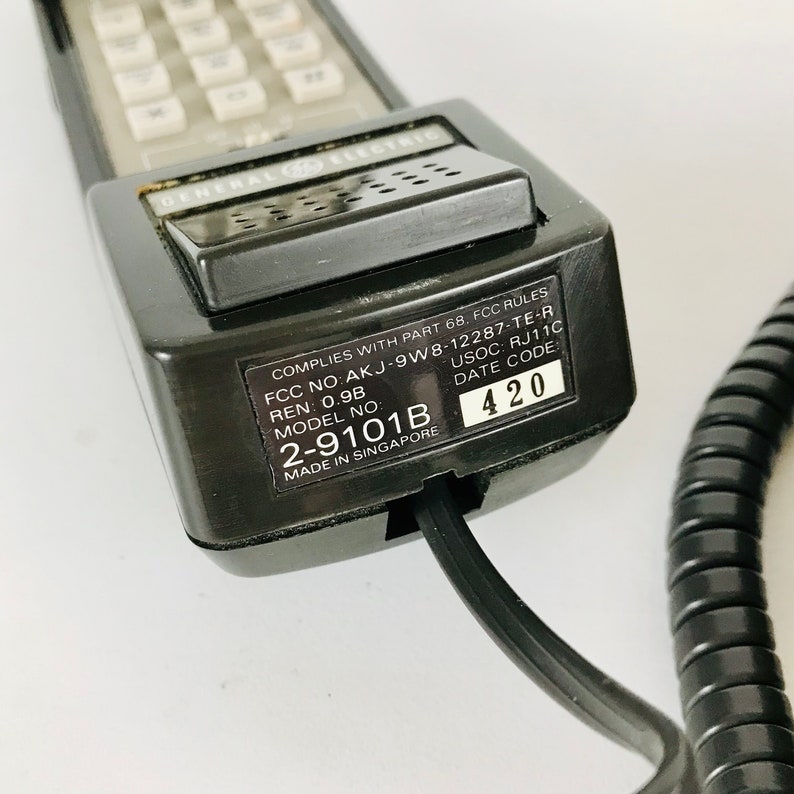 Vintage 1980s General Electric AM FM Clock Radio Alarm Clock with Landline Telephone, Retro Digital Clock with Faux Bois Design, GE 7-4710A image 8