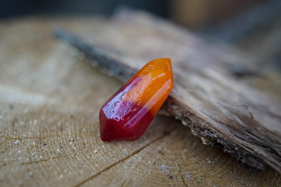 The Valcrion Ember Kyber Crystal - Savis Workshop - Functional - Galaxy ...