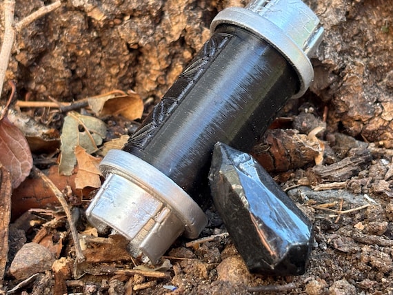 Supreme leader Snoke black rfid kyber crystal • savis workshop lightsabers •