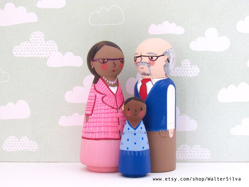 Custom Peg Doll Family Set, Unique Wooden Family Portrait Painted Personalized Peg Dolls Wooden Toys, Made to Order Doll Family, handmade image 4