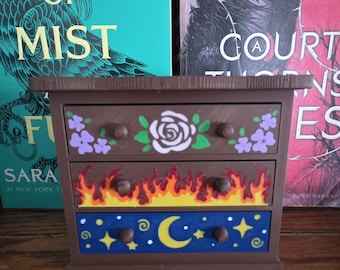 Cómoda de Feyre / Merchandising de libros de fantasía / Inspirado en ACOTAR / Temática literaria / Librería / Estantería / Decoración literaria / Miniatura impresa en 3D