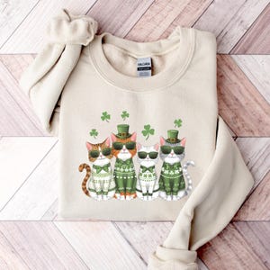 St Patrick’s Day Cats Sweatshirt, Lucky Irish Cat Shirt, Funny Shamrock Cat Tee, St Patty’s Day Cat Lover Gift, Cute Kitty Clover Shirt