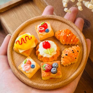 Aimants de boulangerie faits main | Croissant, Danois, Pâtisserie Décoration de cuisine | Ensemble d'aimants pour réfrigérateur, cadeau gourmand, accessoires de maison, cadeau de fête des mères
