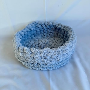 Crocheted Chunky Cat Bed