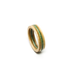 Skateboard Ring (green stripe)