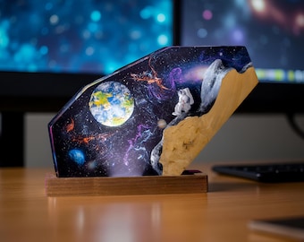 Astronaut Spaceship Resin Lamp: Interstellar LED Desk Light