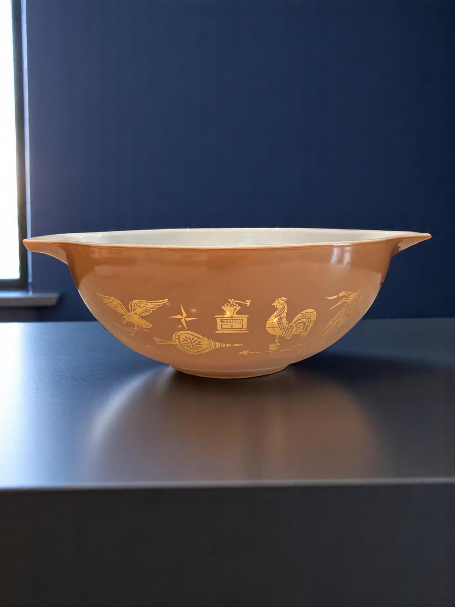 Vintage Pyrex Early American Mixing Bowl: 22K Gold, 4-Quart Cinderella Bowl