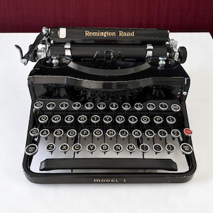 Remington Rand - Model 1 - 1933 Pre-War Classic Typewriter – Museum-Worthy Vintage - Stunning!!