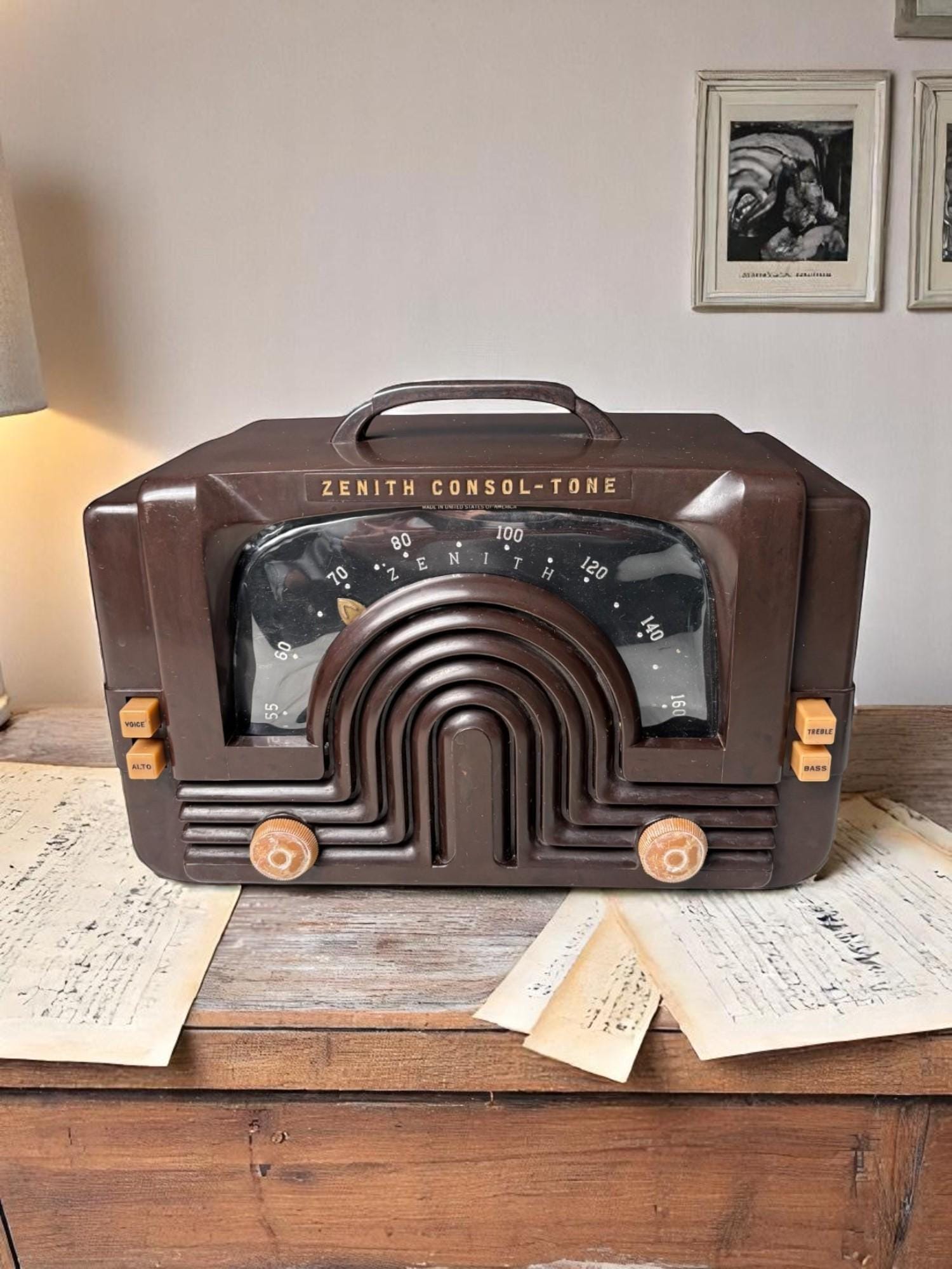 Zenith Consol-tone 6D-615 - 1942 Art Deco Radio - “darth Vader