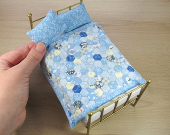 Dollhouse Miniature Patchwork Single Quilt and Pillows in 12th Scale - Blue