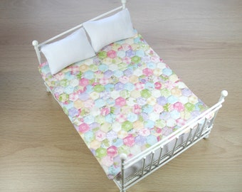 Printed patchwork quilt set for 1:12 dollhouse - Pastels