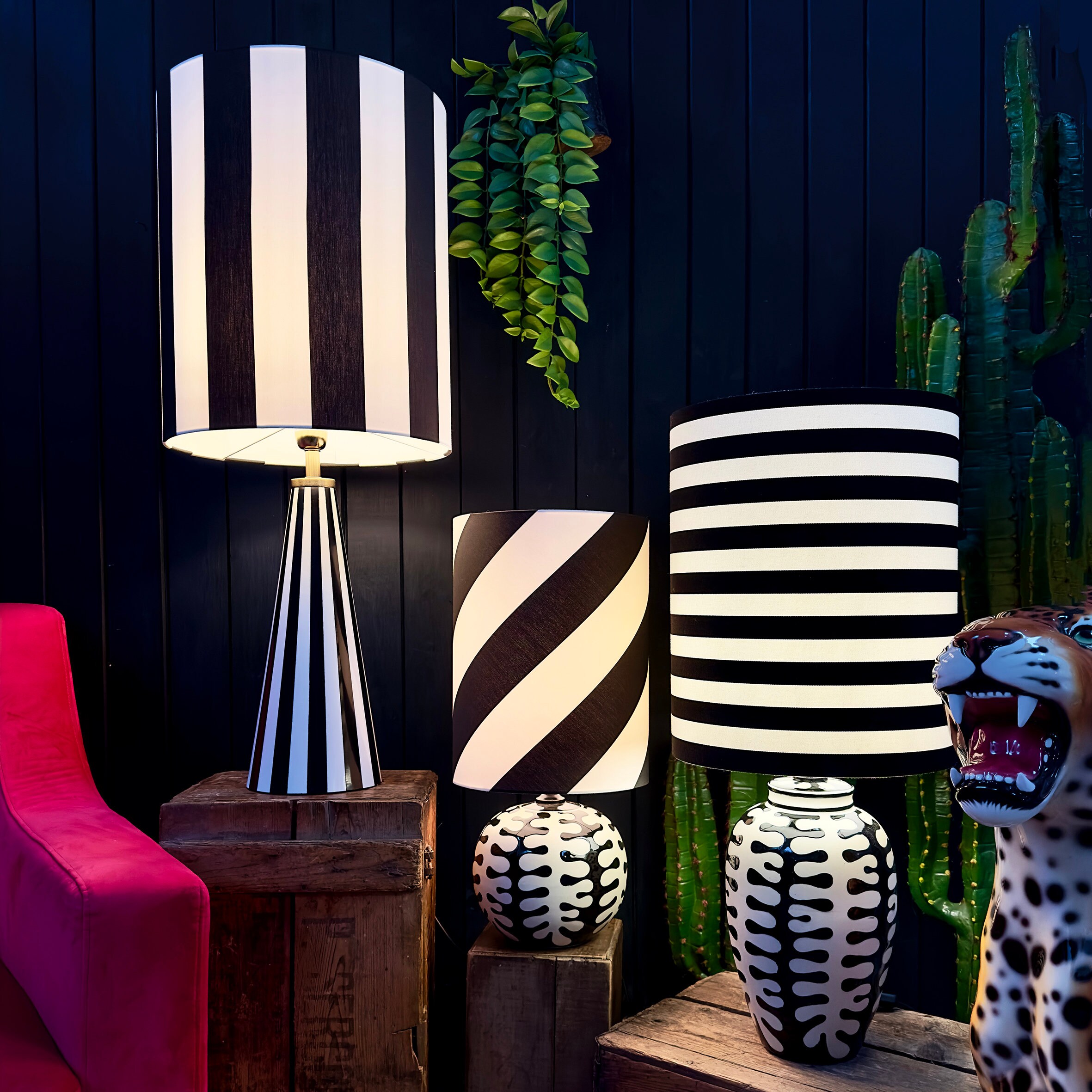 Abat-jour tube à rayures noires et blanches Circus Stripe - 4 tailles ...