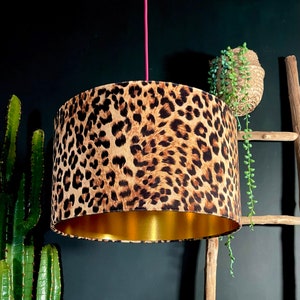 Abajur luxuoso de veludo com estampa de leopardo e forro dourado