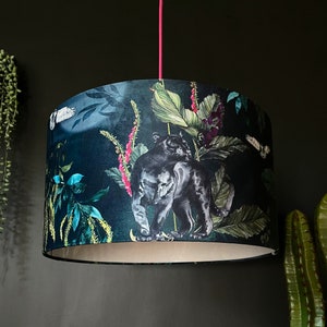 Handgjord Deadly Night Shade Panther-lampskärm i skymningsblått