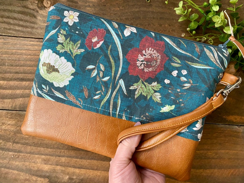 Grab N Go Wristlet Clutch Noir Floral with Vegan Leather image 3