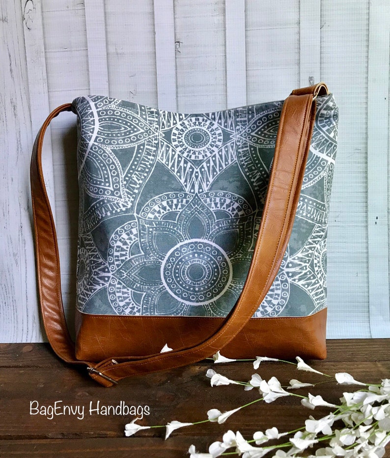 Messenger Slouchy Tote Kaleidoscope Floral in Grey with Vegan Leather Adjustable Strap image 3