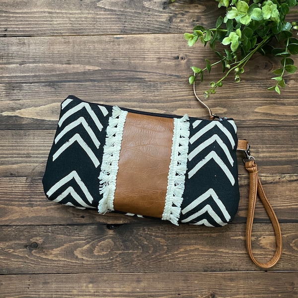 Clutch - Cheyenne Fringed Wristlet