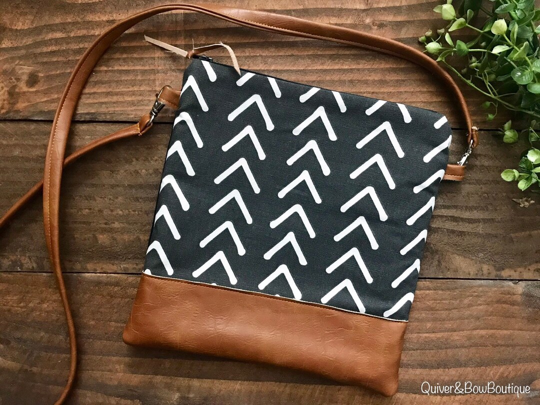 Cross Body Hip Bag Messenger Sling Bag Peaks Mudcloth in Charcoal With