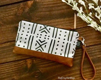 Linea MudCloth in White with Vegan Leather - Zippered Wristlet Clutch /  Bridesmaid Gift- Accessory Make Up Bag -