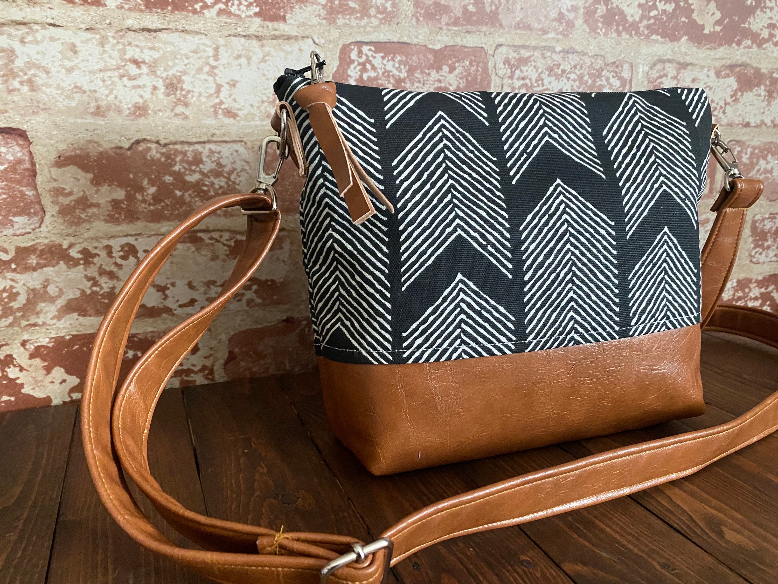 Hip messenger bag hotsell