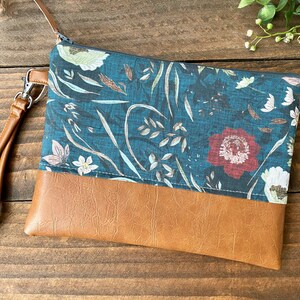 Grab N Go Wristlet Clutch Noir Floral with Vegan Leather image 2