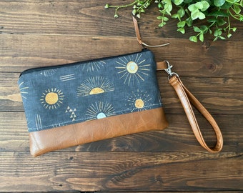 Wristlet Wallet Clutch in Boho Sun Rays in Charcoal