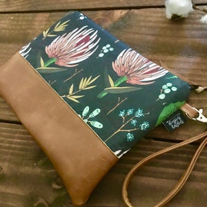 Grab N Go Wristlet Clutch Protea in Midnight in Charcoal with Vegan Leather image 4