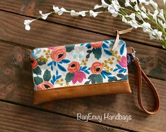 Wristlet Wallet Clutch in Coral Floral in Linen with Vegan Leather