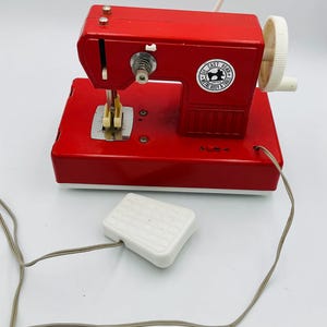 Vintage Spielzeug-Nähmaschine Die Cast Electric -Arbeitsauftrag