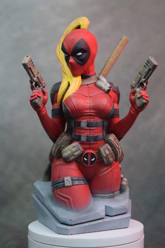 Lady Deadpool Bust - Decorative Bust - Perfect Gift for Comic Book Fans