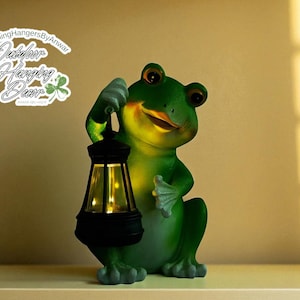 Solar Frog Garden Statue | Resin Animal with Lantern Decoration | Whimsical Outdoor Patio Figurine | Light-Up Lawn & Yard Ornament